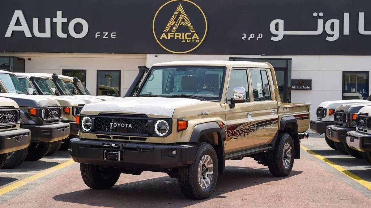 Toyota Land Cruiser Pickup 70 TOYOTA LC79 DC 2.8L DSL AT FULL LC79 DC 2.8L DIESEL 26 YM FULL AT-2-0