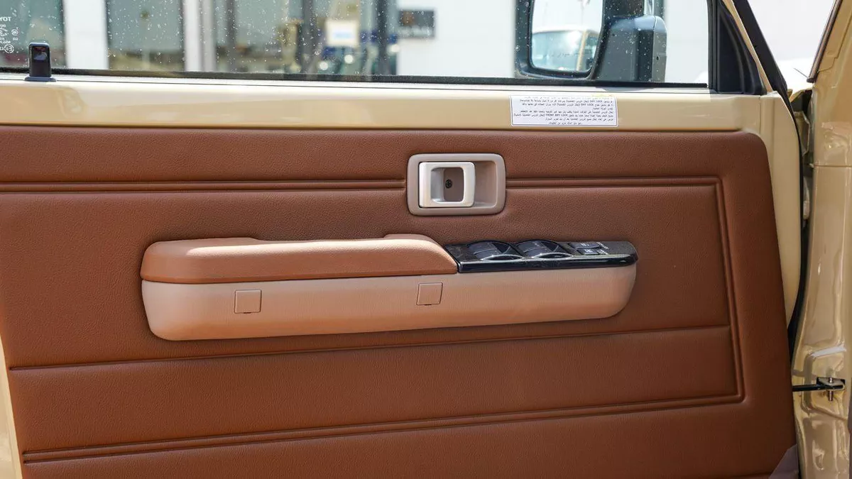 Toyota Land Cruiser Pickup 70 TOYOTA LC79 DC 2.8L DSL AT FULL LC79 DC 2.8L DIESEL 26 YM FULL AT-5-0