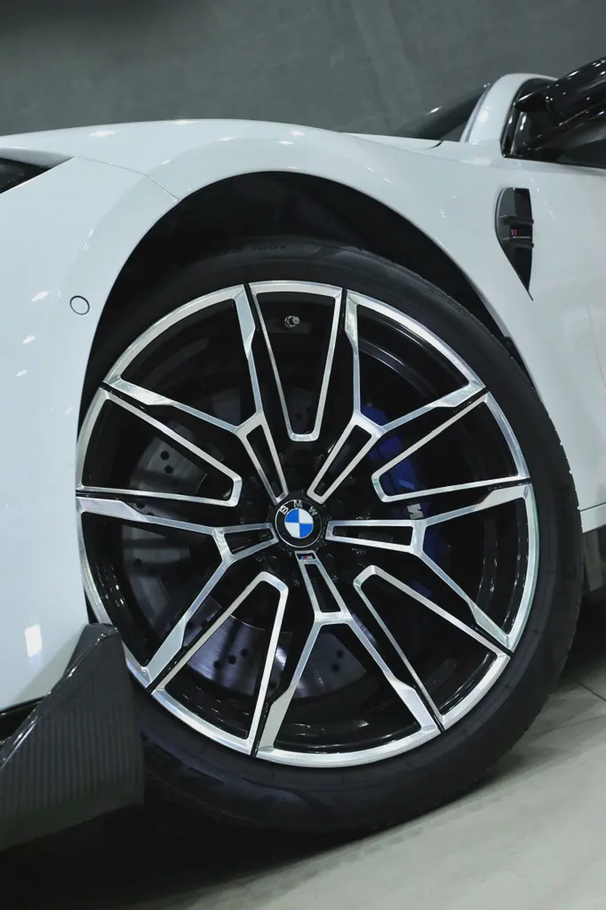 BMW M3 Competition xDrive (Individual Edition) 2024 - GCC/Other Specs-7-7