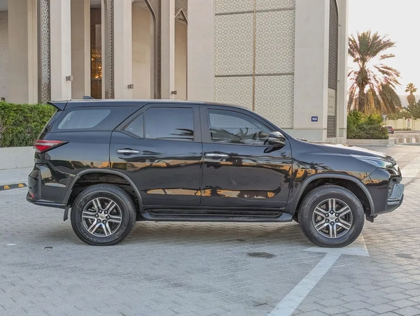 TOYOTA FORTUNER 2020 FACELIFTED 2025 GCC V4 2.7L IN EXCELLENT CONDITION