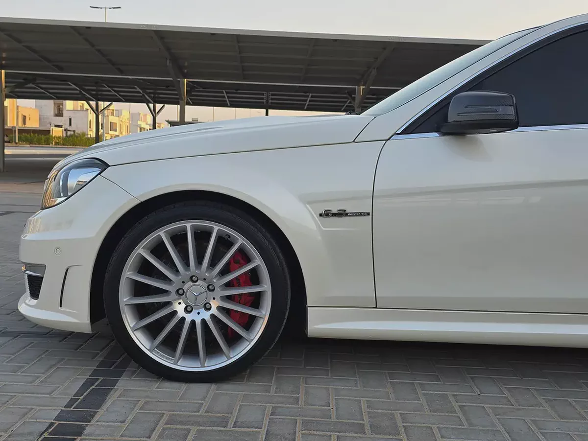 2012 Mercedes-Benz C63 AMG | GCC Specs | Low Mileage-14-14