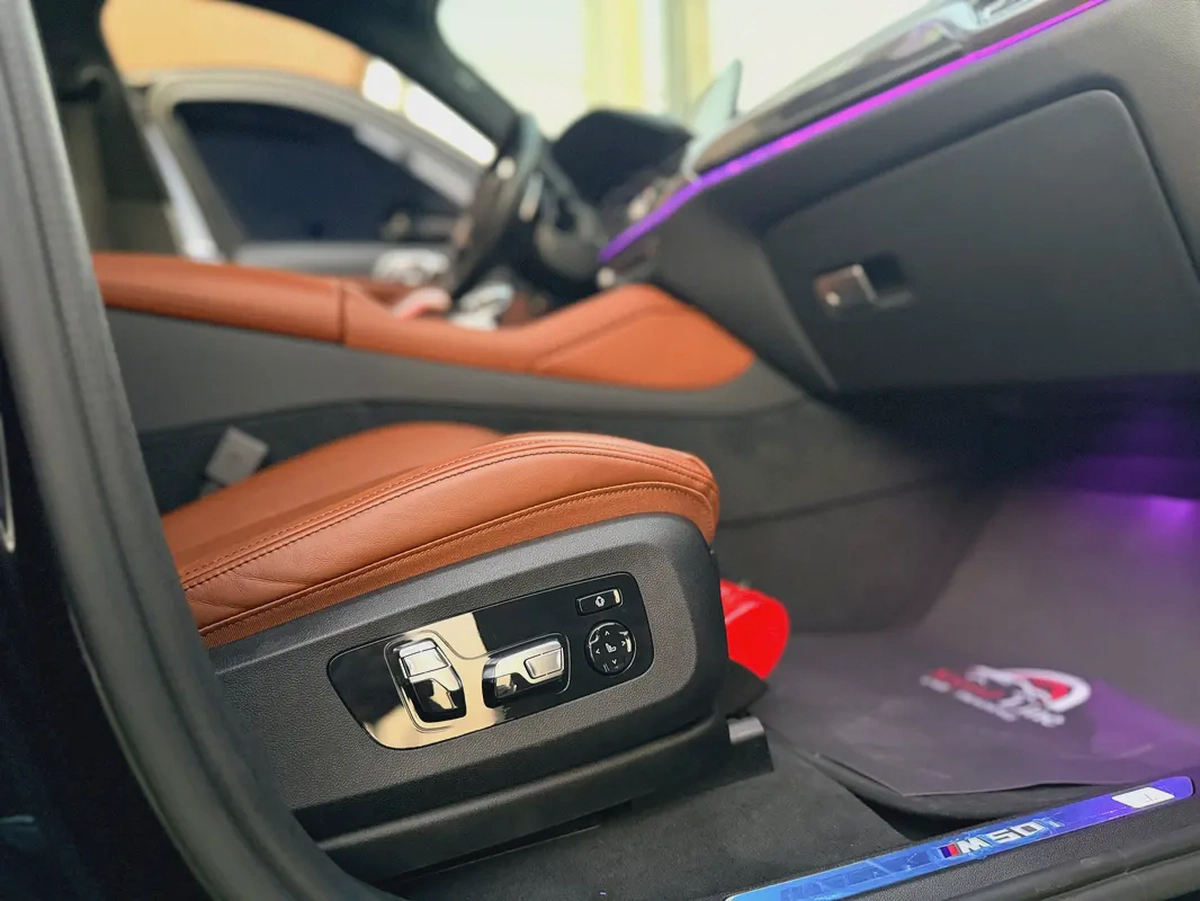 BMW X6 M50 V8 Under WarrantyService Gcc Free Paint