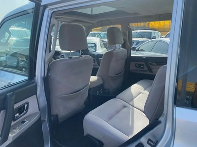 Mitsbish pajero 2010 silver cokor fullopshin GcC calen car-11