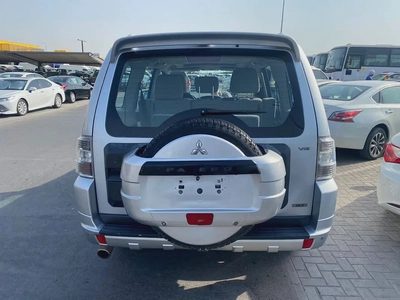 Mitsbish pajero 2010 silver cokor fullopshin GcC calen car-3