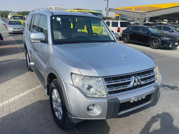 Mitsbish pajero 2010 silver cokor fullopshin GcC calen car