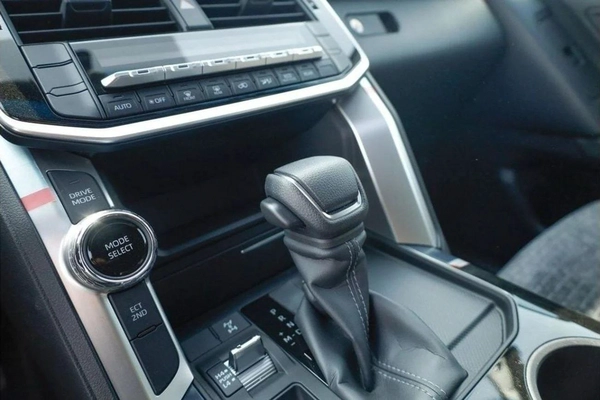 Toyota Land Cruiser GXR 3.3L DIESEL