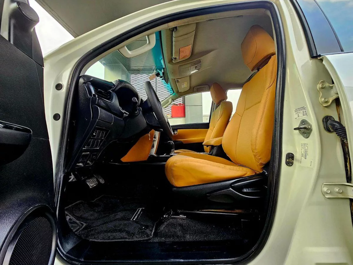 Toyota Fortuner EXR / V4 2.7L/ NEW SHAPE/ LEATHER/ LOW MILEAGE-9-0