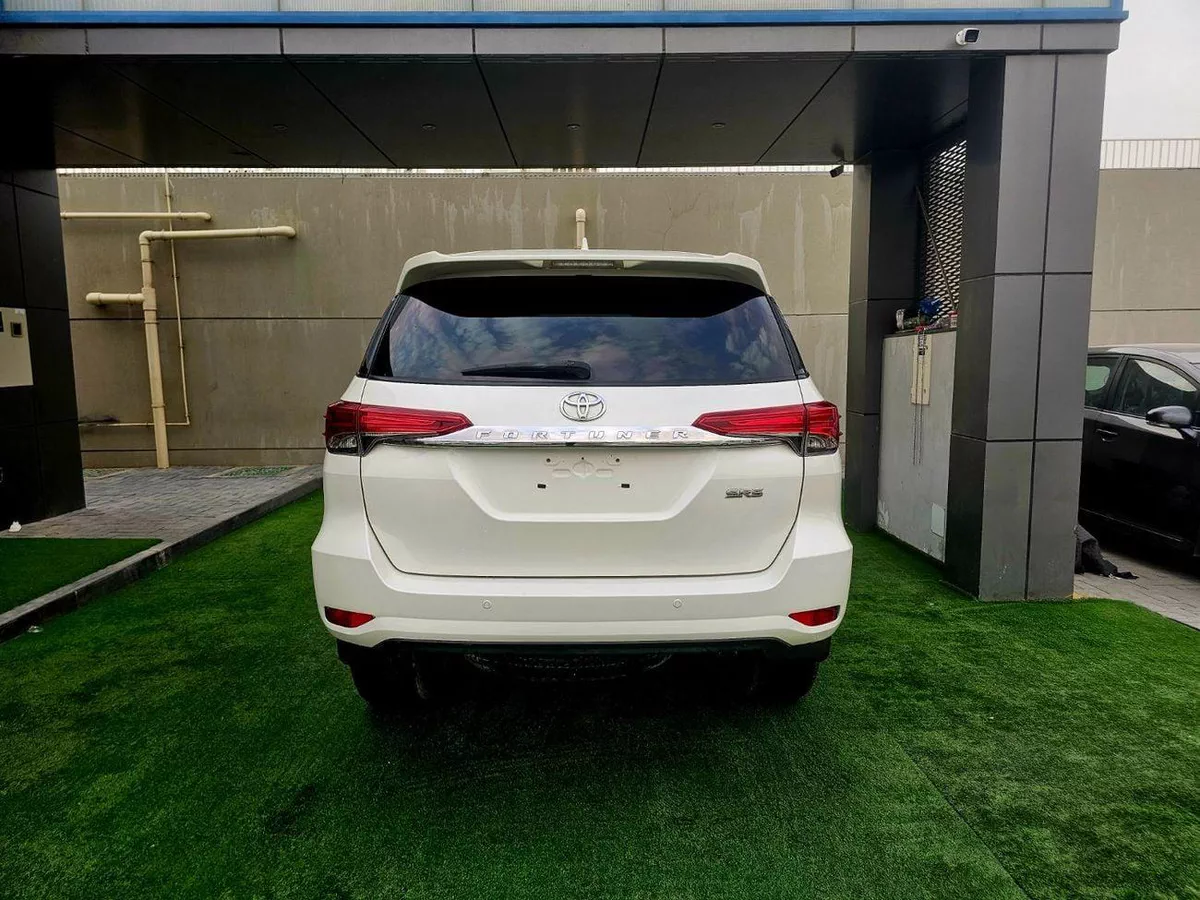 Toyota Fortuner EXR / V4 2.7L/ NEW SHAPE/ LEATHER/ LOW MILEAGE-4-0