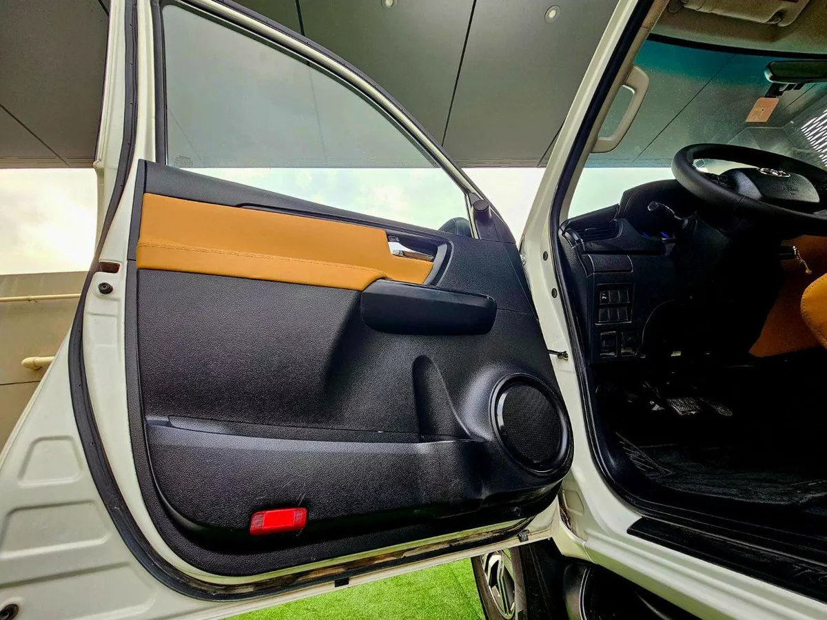 Toyota Fortuner EXR / V4 2.7L/ NEW SHAPE/ LEATHER/ LOW MILEAGE-8-0