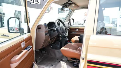 Toyota Land Cruiser Pick Up  LC79 DC 2.8L DSL FULL AT-10