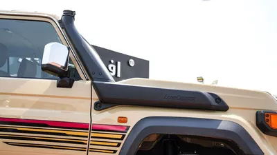 Toyota Land Cruiser Pick Up  LC79 DC 2.8L DSL FULL AT-17