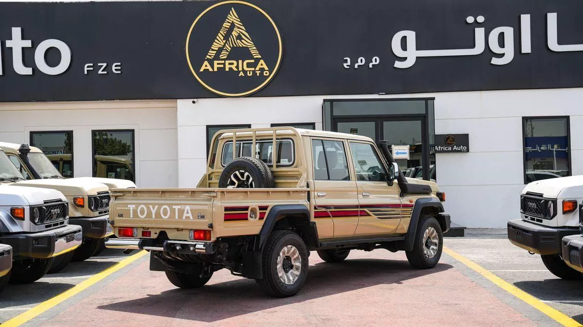 Toyota Land Cruiser Pick Up  LC79 DC 2.8L DSL FULL AT-14-0