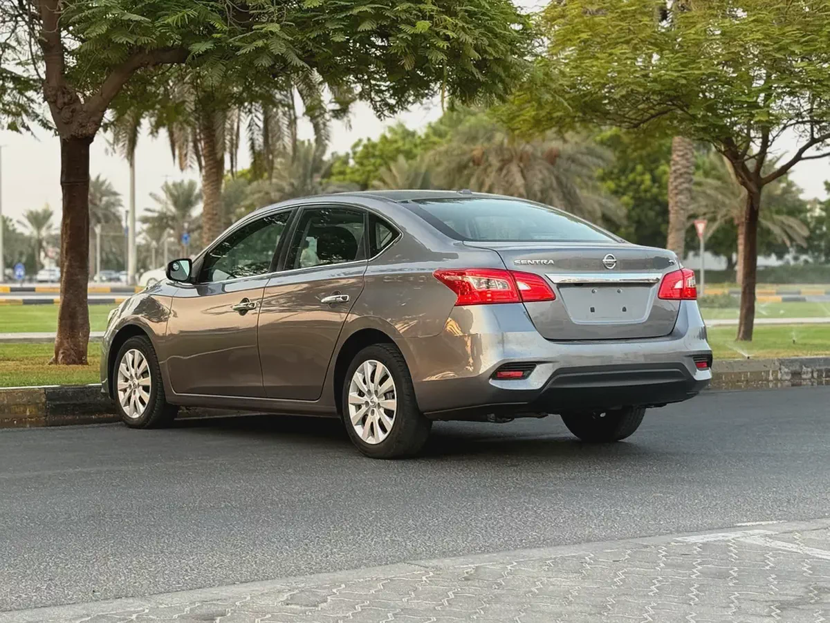 NISSAN SENTRA MODEL 2017 FULL OPTION VERY CLEAN CAR-9-9