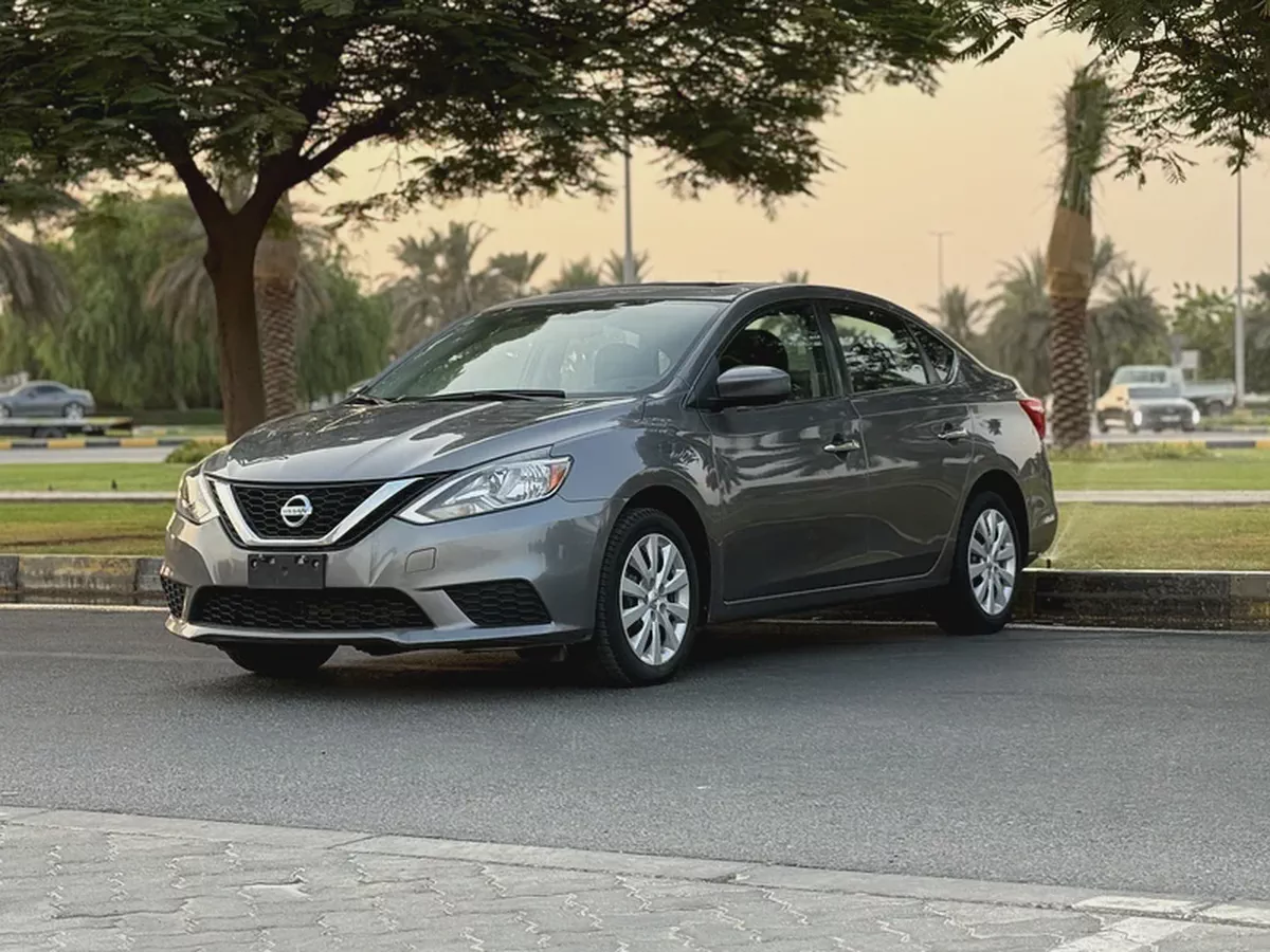 NISSAN SENTRA MODEL 2017 FULL OPTION VERY CLEAN CAR