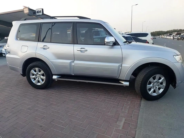 Mitsubishi Pajero GLS 2013 - GCC Specs - Well Maintained