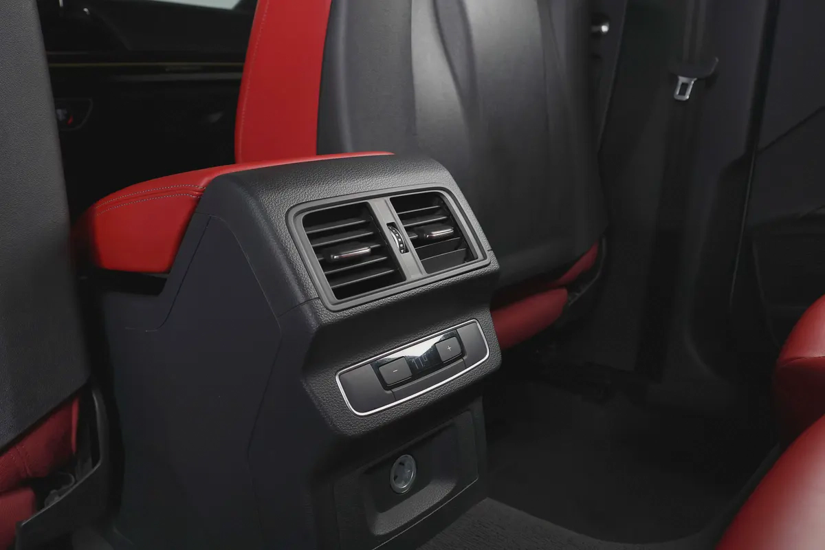 2023-AUDI SQ5 QUATTRO SPORT PACKAGE-WARRANTY AVAILABLE-FULL SERVICE HISTORY-GCC-18-18