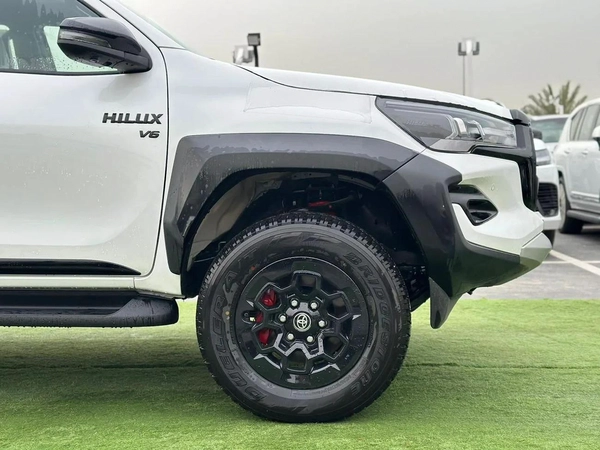 Toyota Hilux Gr Sport 4,0L Model 2026 Spec Saudi