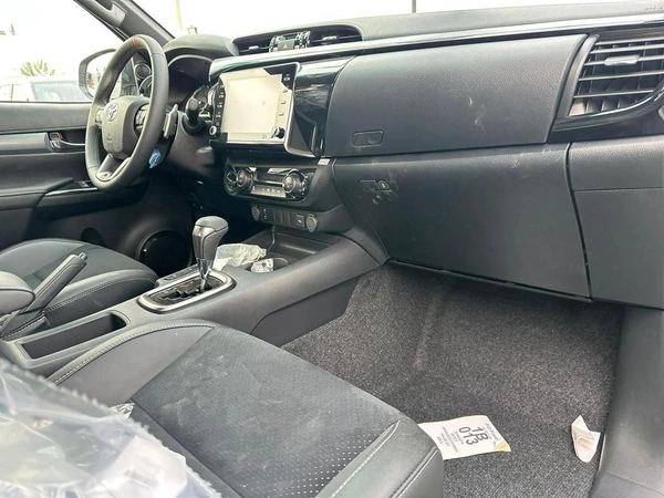 Toyota Hilux Gr Sport 4,0L Model 2026 Spec Saudi