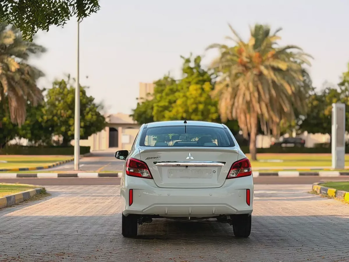 Mitsubishi Attrage 2023 GCC Specs | Reliable Fuel Efficient-9-9