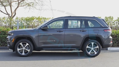 2025 JEEP GRAND CHEROKEE LIMITED PLUS LUXURY 4X4 GCC With 3Yrs or 60K Km Warranty At Official Dealer-18