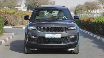 2025 JEEP GRAND CHEROKEE LIMITED PLUS LUXURY 4X4 GCC With 3Yrs or 60K Km Warranty At Official Dealer-3