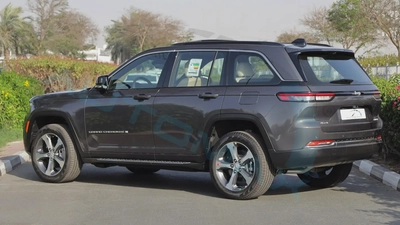 2025 JEEP GRAND CHEROKEE LIMITED PLUS LUXURY 4X4 GCC With 3Yrs or 60K Km Warranty At Official Dealer-4