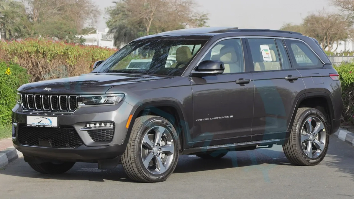 2025 JEEP GRAND CHEROKEE LIMITED PLUS LUXURY 4X4 GCC With 3Yrs or 60K Km Warranty At Official Dealer-2-2