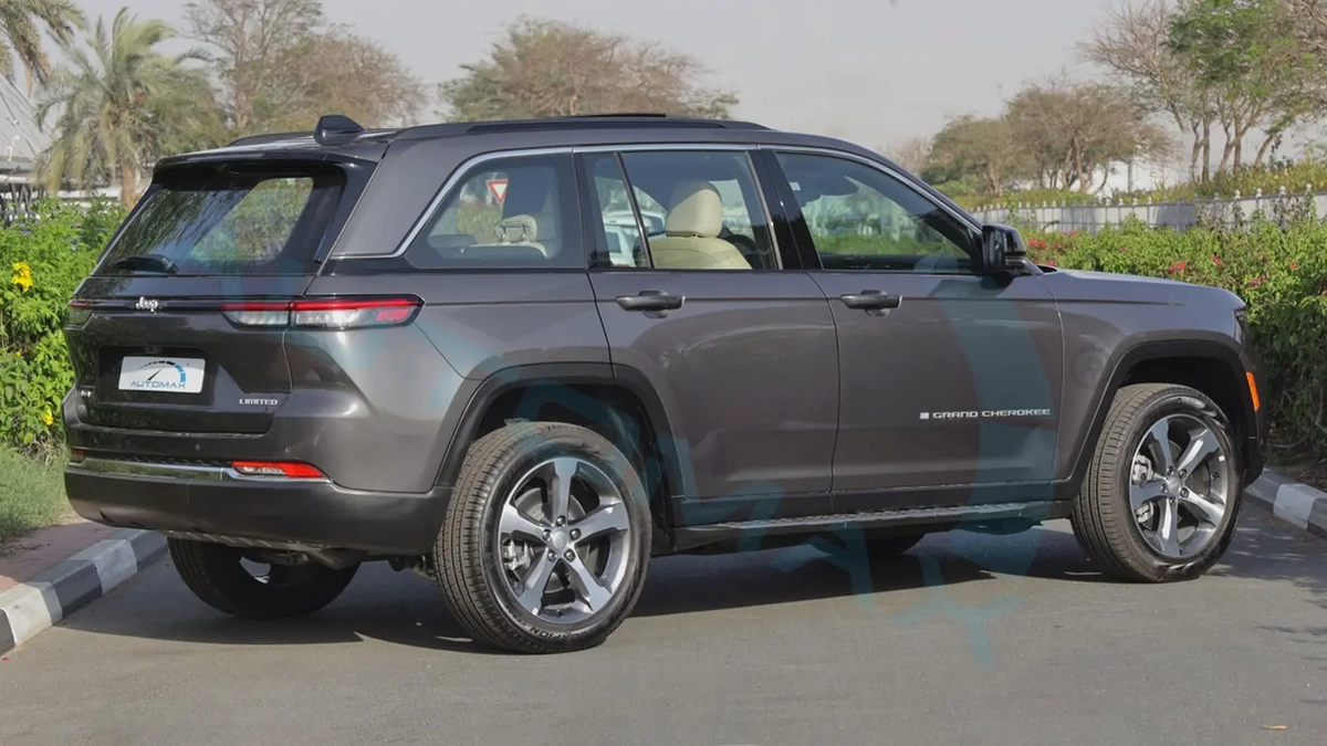 2025 JEEP GRAND CHEROKEE LIMITED PLUS LUXURY 4X4 GCC With 3Yrs or 60K Km Warranty At Official Dealer-6-6