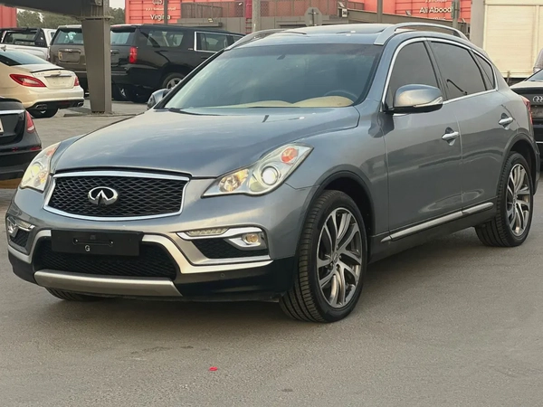 إنفينيتي QX50 مواصفات خليجية 2016 بحالة جيدة