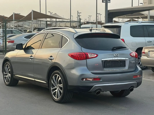 إنفينيتي QX50 مواصفات خليجية 2016 بحالة جيدة