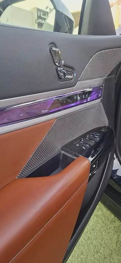 BMW 7-Series 735Li 2023 | GCC Specs | Low Mileage | Luxury Sedan-12