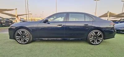 BMW 7-Series 735Li 2023 | GCC Specs | Low Mileage | Luxury Sedan-5