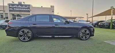 BMW 7-Series 735Li 2023 | GCC Specs | Low Mileage | Luxury Sedan-6