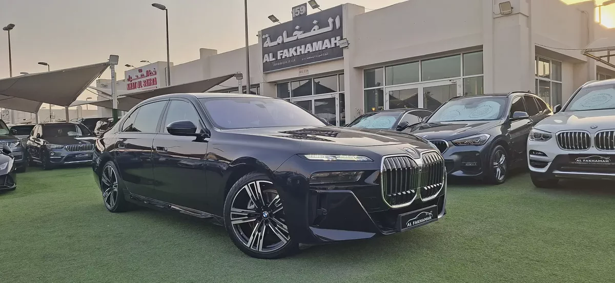 BMW 7-Series 735Li 2023 | GCC Specs | Low Mileage | Luxury Sedan