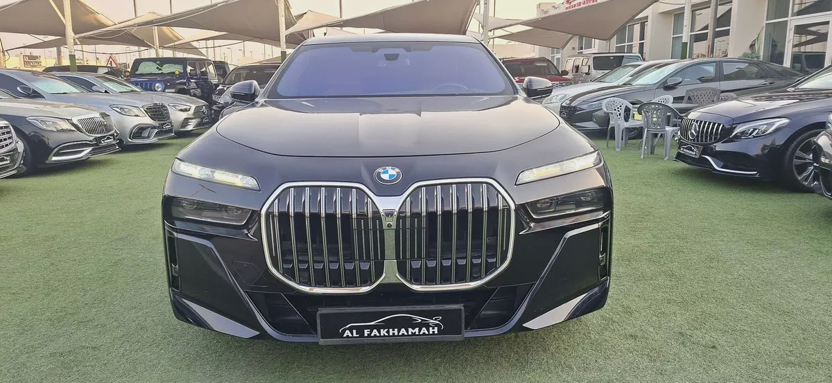 BMW 7-Series 735Li 2023 | GCC Specs | Low Mileage | Luxury Sedan-3-3