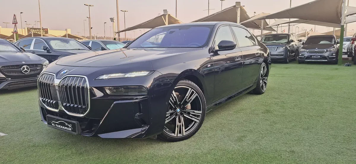 BMW 7-Series 735Li 2023 | GCC Specs | Low Mileage | Luxury Sedan-7-7