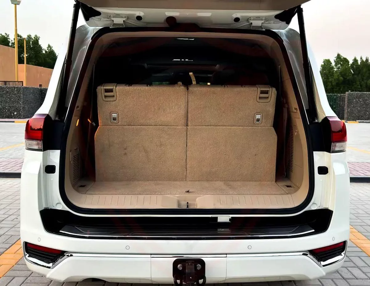 Toyota Land Cruiser GXR 3.5 L | | GCC | Accident-Free | In Excellent Condition | 3864 P.M-11-0