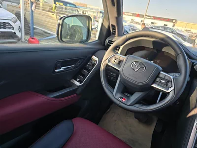 Toyota Land Cruiser LC300 GR Sport Hybrid 3.5L-8