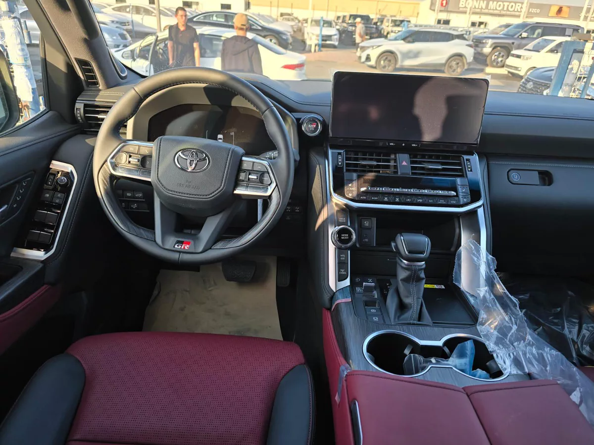 Toyota Land Cruiser LC300 GR Sport Hybrid 3.5L-6-6