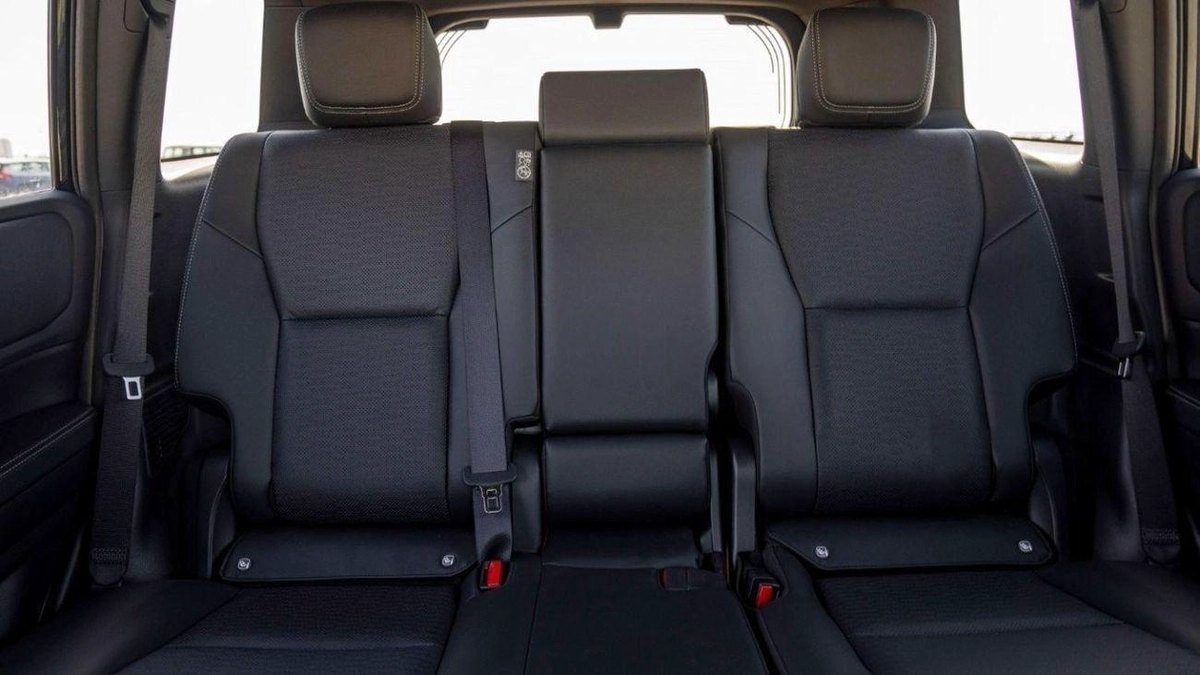 Toyota Prado ADVENTURE TOYOTA PRADO 250 WX 2.4P AT ADVENTURE – BLACK-14-0