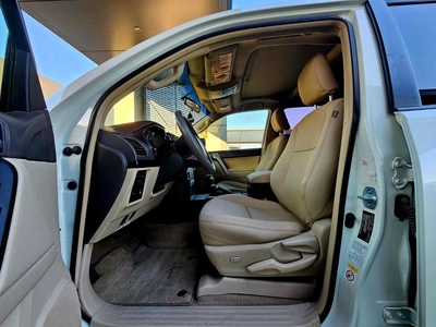 Toyota Prado GXR/ SUNROOF LEATHER/ V6 4.0L 4WD/ LOW MILEAGE-10