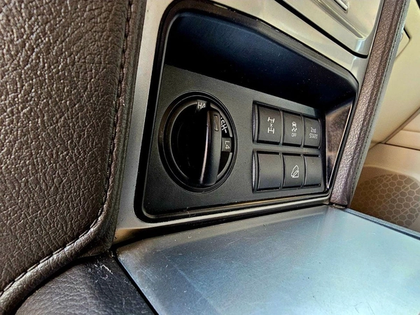 Toyota Prado GXR/ SUNROOF LEATHER/ V6 4.0L 4WD/ LOW MILEAGE