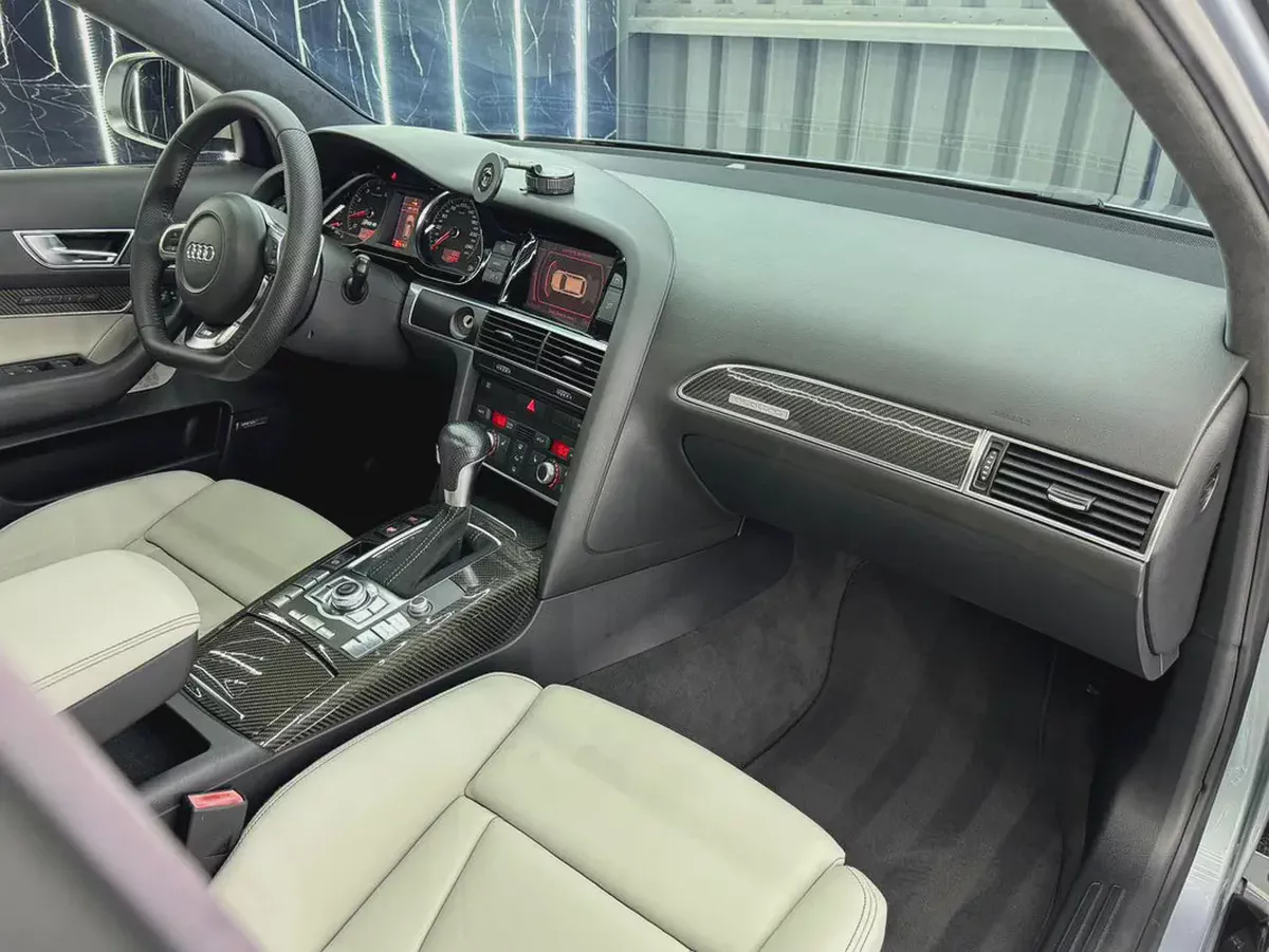 GCC | 5.0 L V10 | Twin Turbo | 6 Speed-9-9