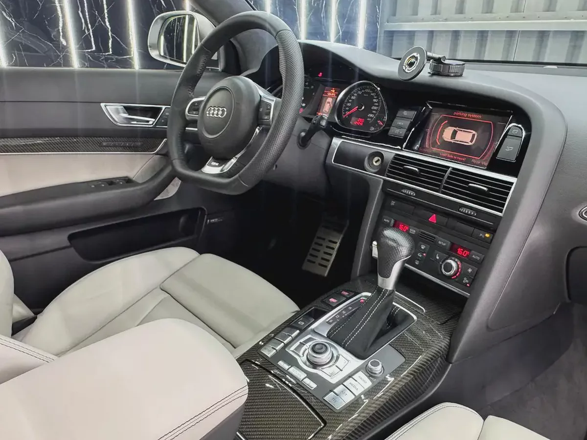 GCC | 5.0 L V10 | Twin Turbo | 6 Speed-14-14