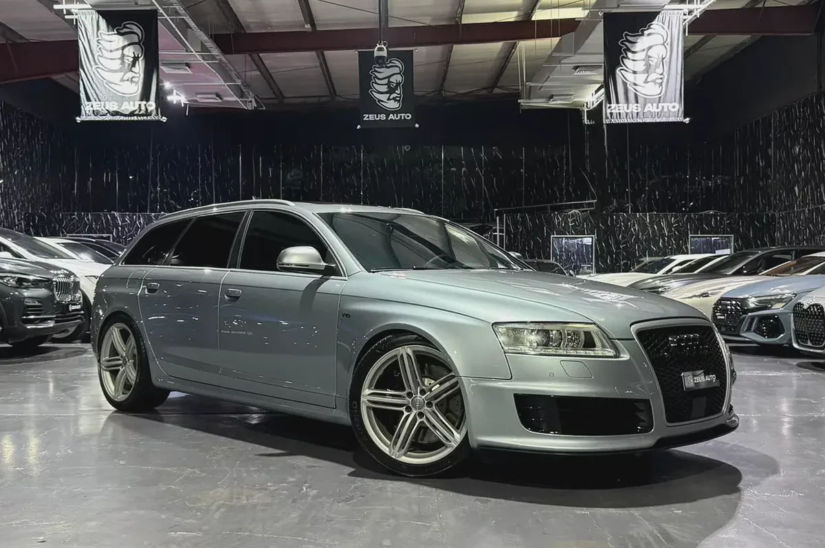 GCC | 5.0 L V10 | Twin Turbo | 6 Speed-2-2