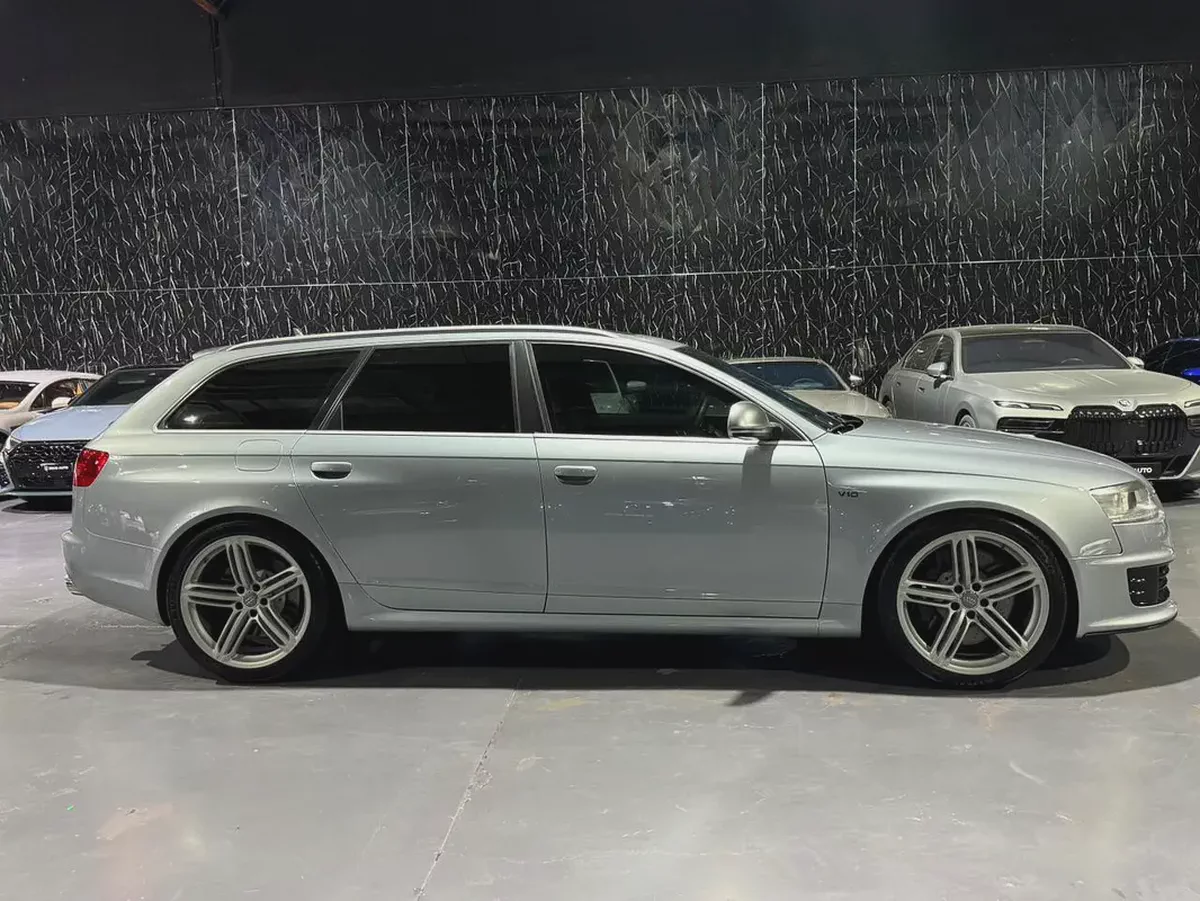 GCC | 5.0 L V10 | Twin Turbo | 6 Speed-5-5