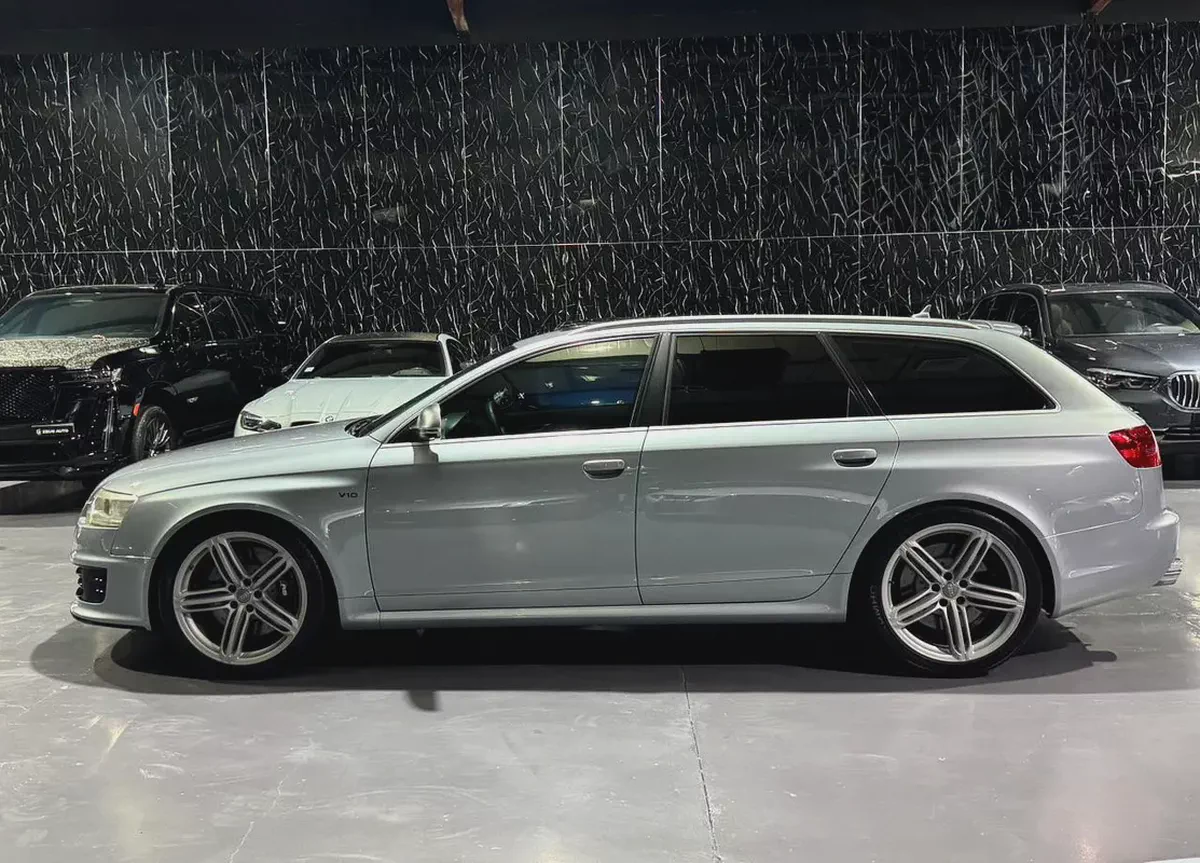 GCC | 5.0 L V10 | Twin Turbo | 6 Speed-7-7
