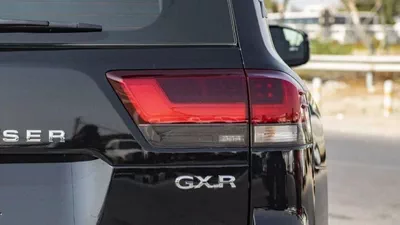 Toyota Land Cruiser GXR Toyota Land Cruiser GXR 4.0L Petrol with sunroof 2024-16