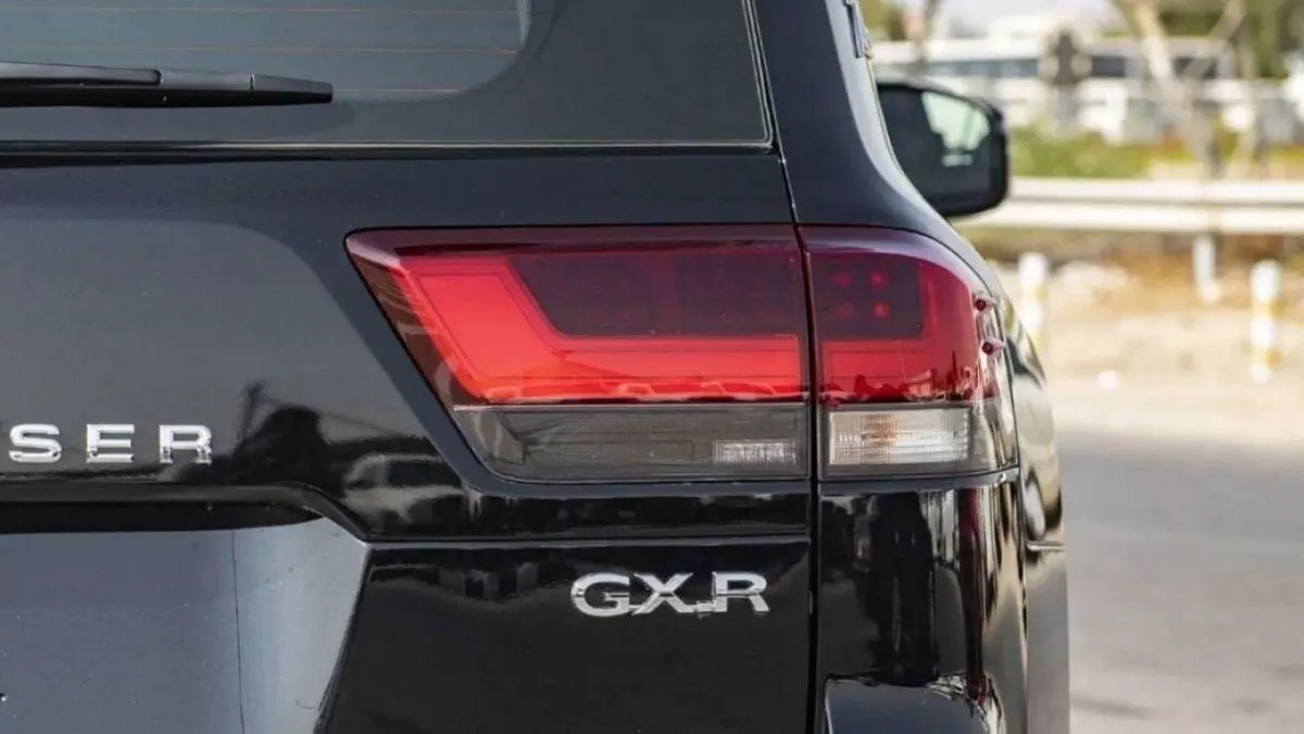Toyota Land Cruiser GXR Toyota Land Cruiser GXR 4.0L Petrol with sunroof 2024-16-0