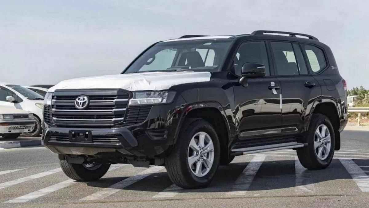Toyota Land Cruiser GXR Toyota Land Cruiser GXR 4.0L Petrol with sunroof 2024